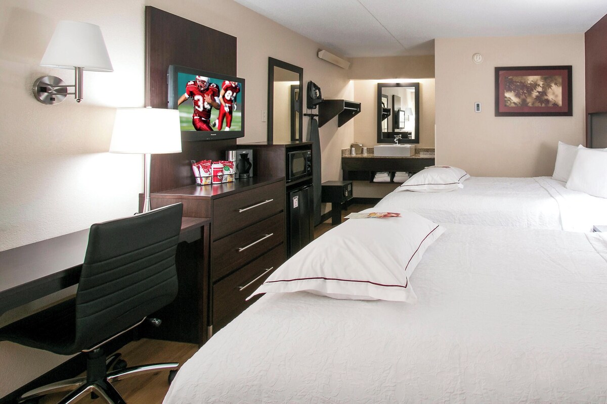 Premium Room, 2 Double Beds (Upgraded Bedding & Snack, Smoke Free) | Premium bedding, in-room safe, desk, laptop workspace