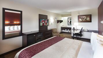 Premium bedding, in-room safe, desk, laptop workspace