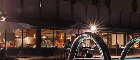 Outdoor pool, pool umbrellas, sun loungers