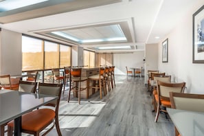 Desayuno bufé gratuito y diario