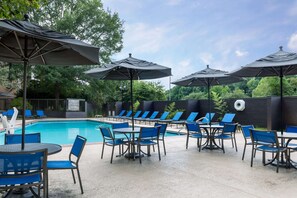 Indoor pool, seasonal outdoor pool, pool loungers
