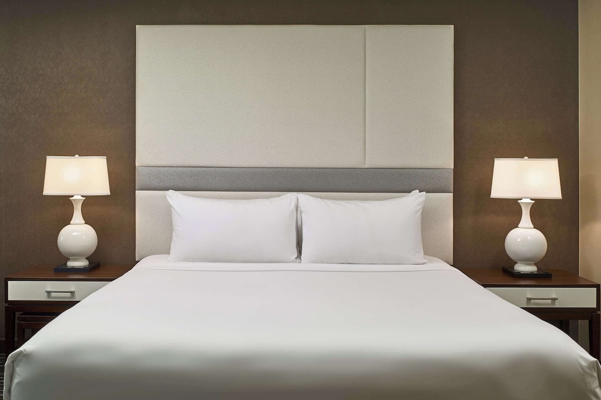 1 Schlafzimmer, hochwertige Bettwaren, Pillowtop-Betten, Zimmersafe
