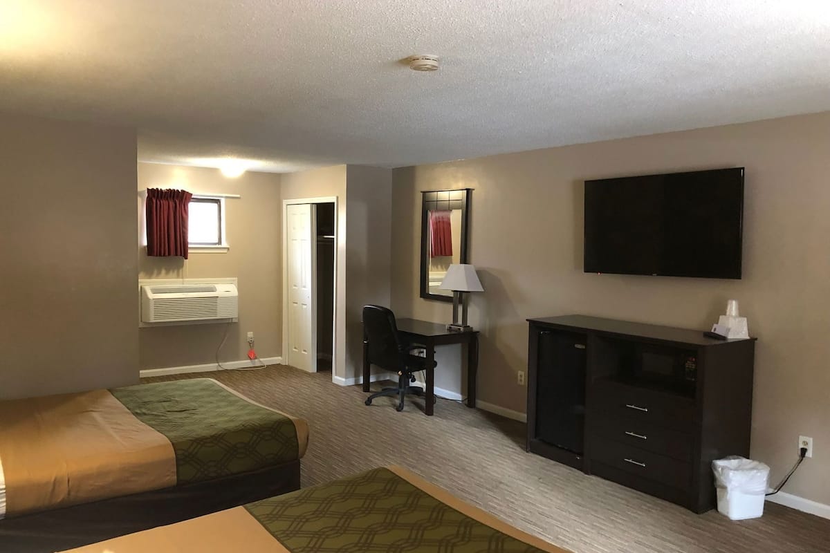 Desk, free WiFi, bed sheets