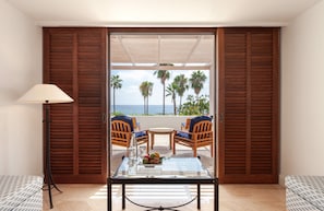 Studio, Sea View | Hypo-allergenic bedding, minibar, in-room safe, individually decorated