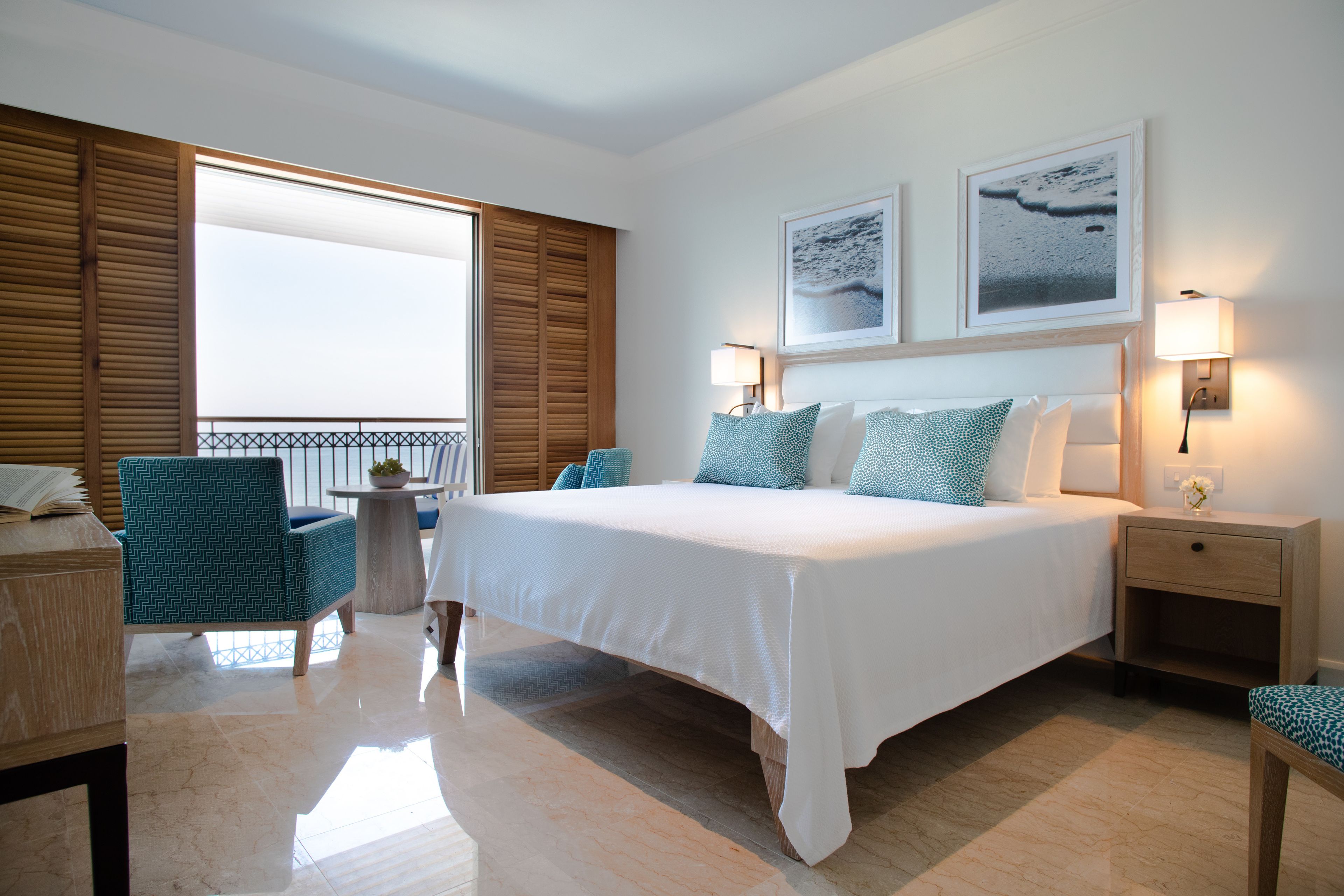 Ropa de cama hipoalergénica y minibar 