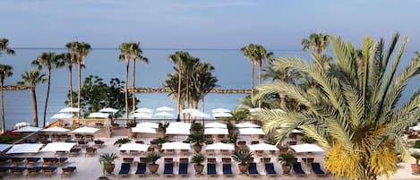 Indoor pool, 2 outdoor pools, pool umbrellas, sun loungers