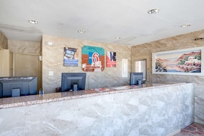 Reception - Motel 6 Santa Fe, NM - Downtown (Santa Fe)