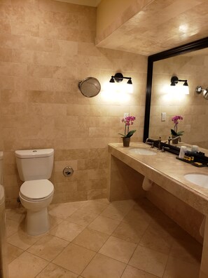 Suite, Multiple Beds, Non Smoking (Living Room;with Sofabed) | Bathroom | Free toiletries, hair dryer, slippers, towels - Best Western Plus Sunset Plaza Hotel (West Hollywood)