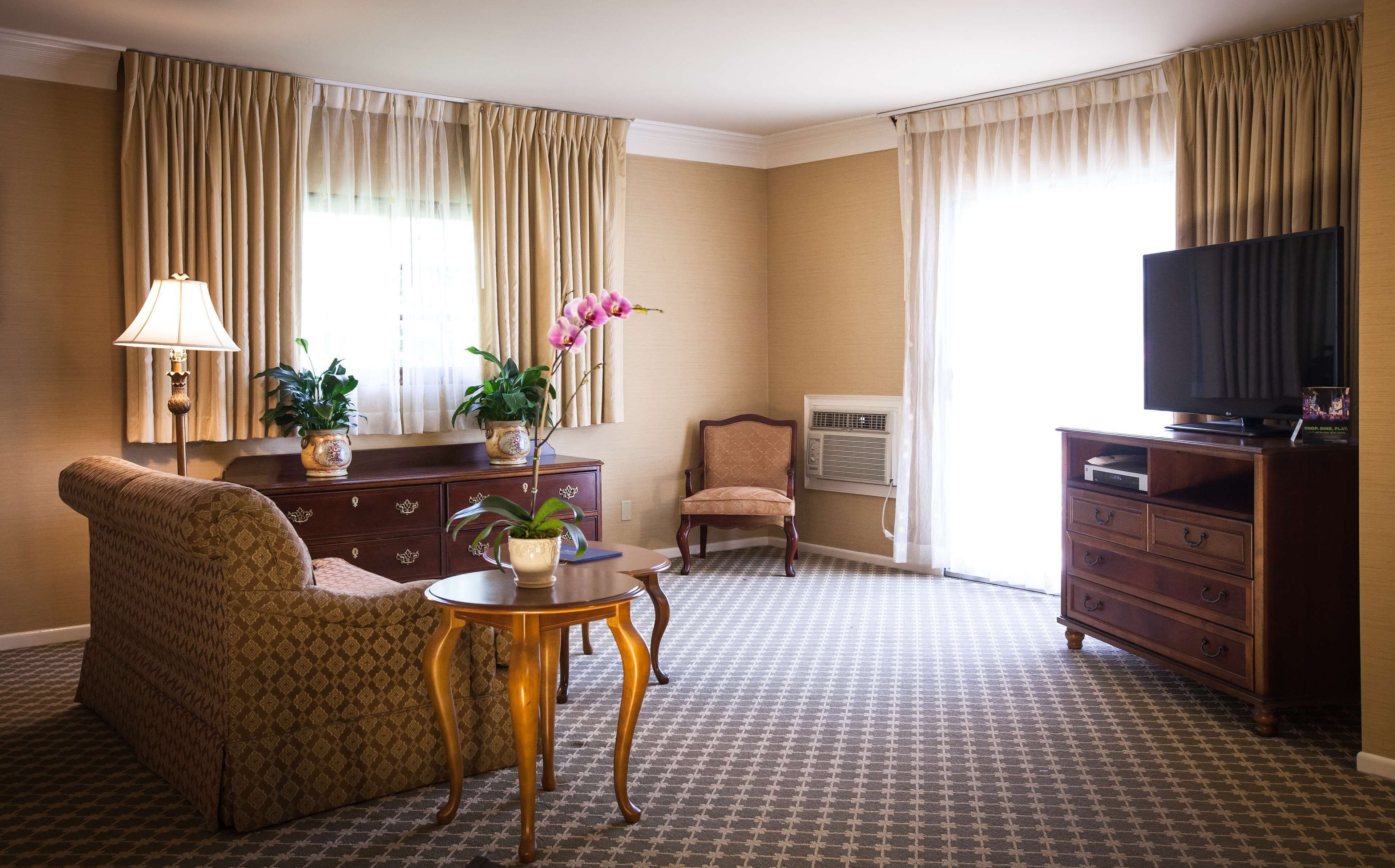 suite, 2 queen beds, balcony, city view (with sofabed) | premium bedding, in-room safe, desk, blackout curtains