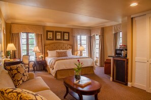 Habitación estándar, 1 cama King size, con acceso para personas discapacitadas (with Sofabed) | Ropa de cama de alta calidad y caja de seguridad en la habitación 