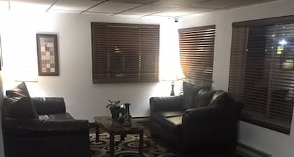 Sunset Inn & Suites - Lincoln Airport