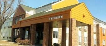 Sunset Inn & Suites - Lincoln Airport