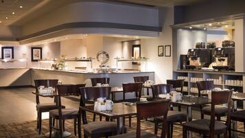 Frühstück und Abendessen