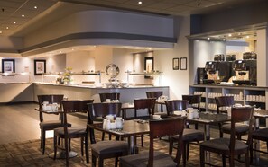 Frühstück und Abendessen