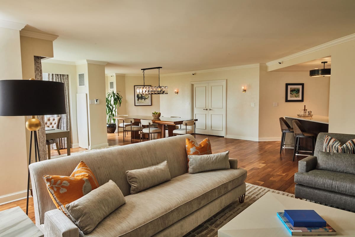 Presidential Suite | Living area | Flat-screen TV, pay movies