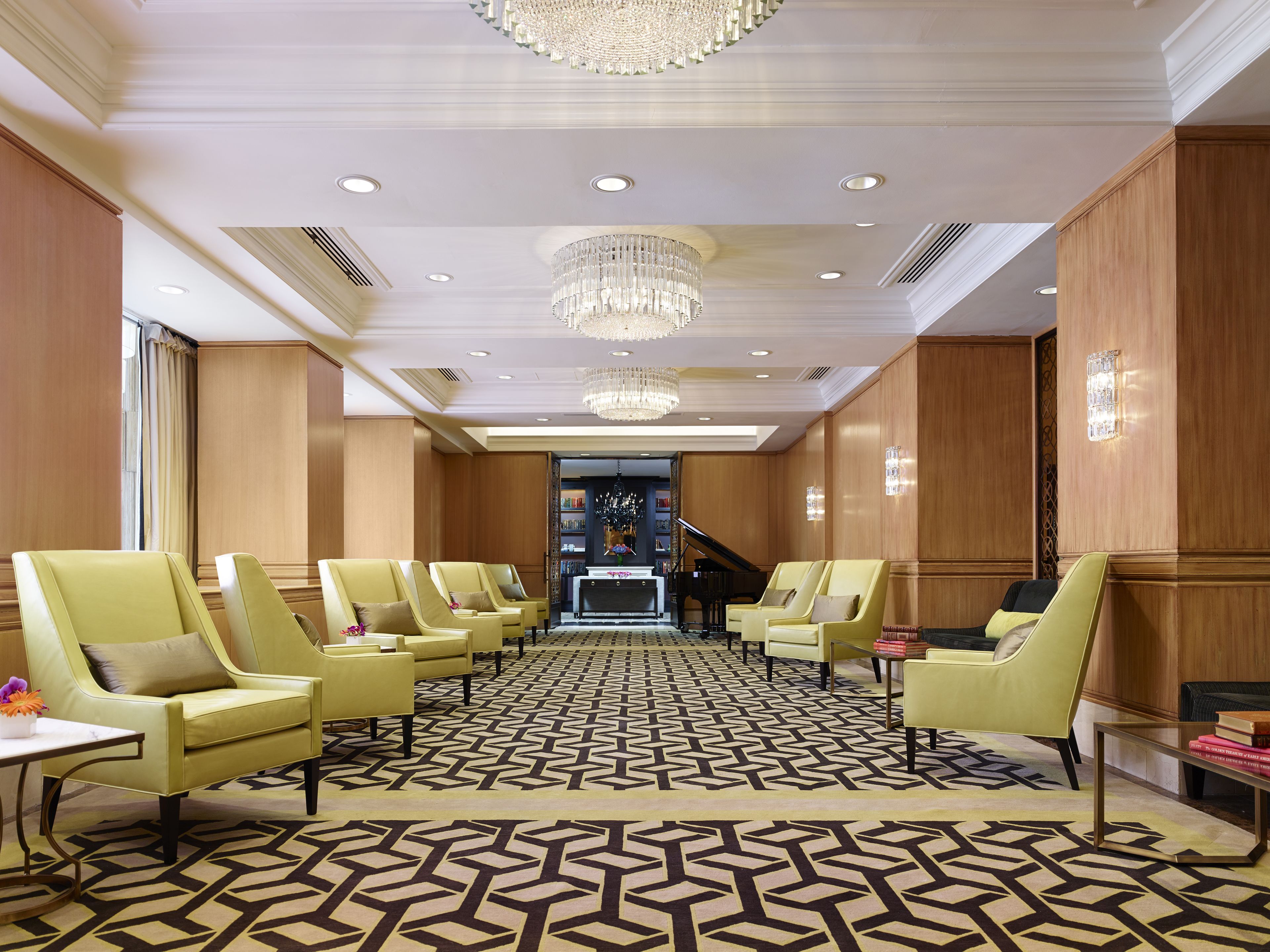 2 bars/lounges, tapas bar