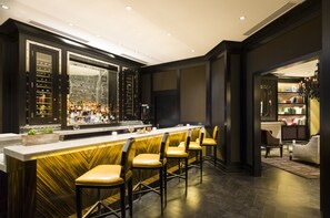 2 bars/lounges, tapas bar