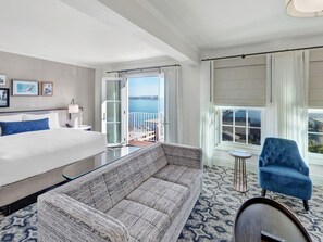 Junior Suite (Classic King, Ocean) | Premium bedding, minibar, in-room safe, desk