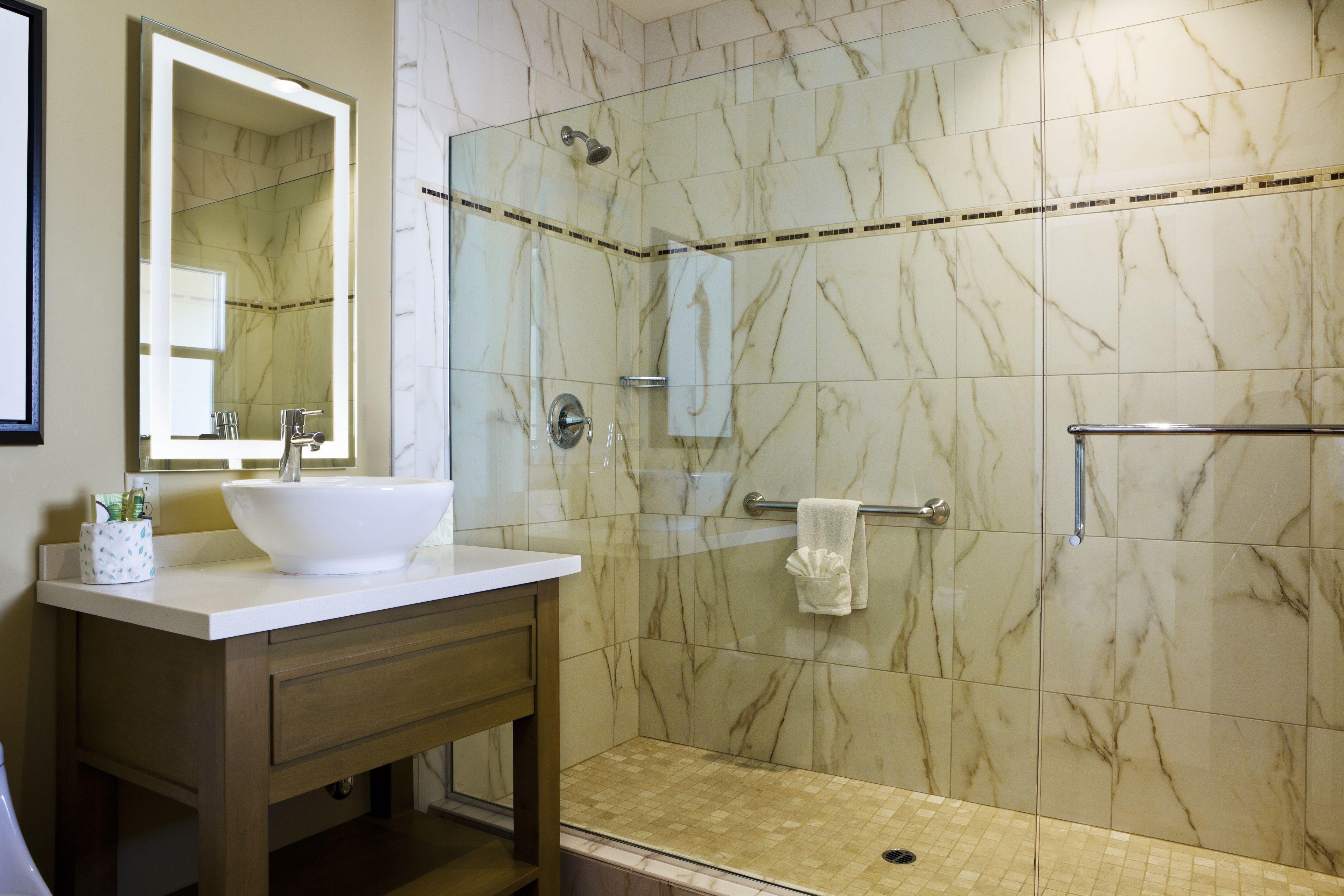 Foto - Pacific Shores Inn