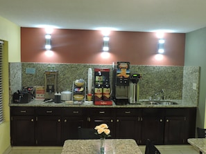 Free daily continental breakfast