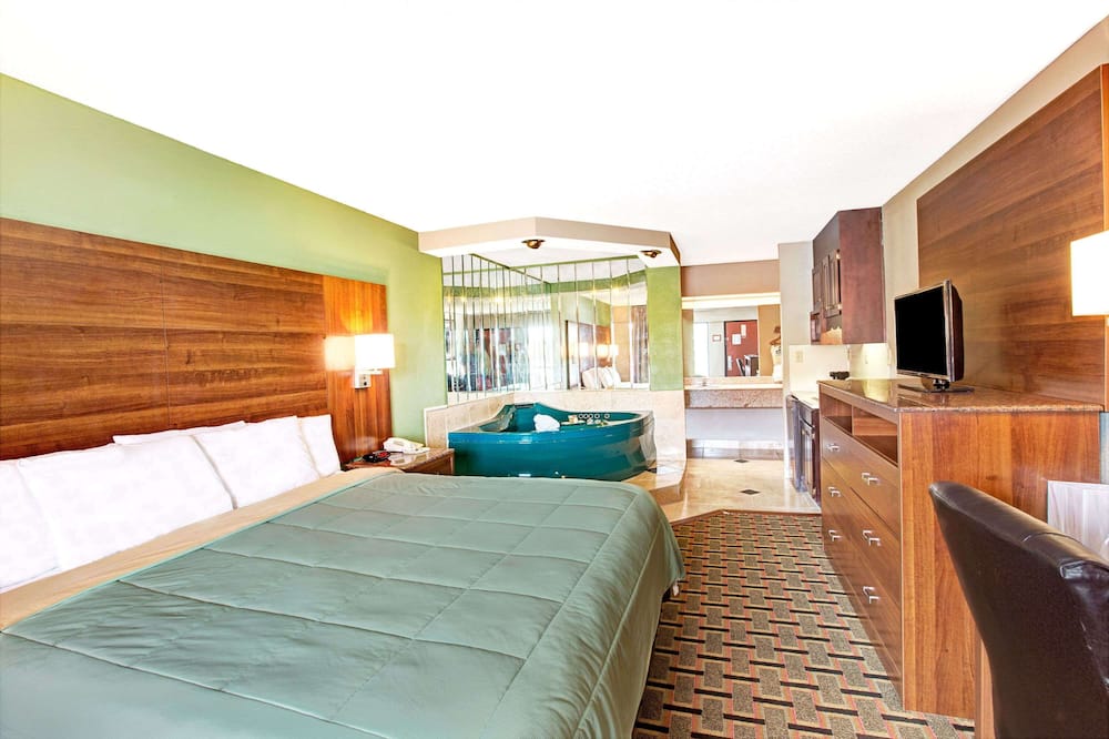Days Inn by Wyndham Conover-Hickory