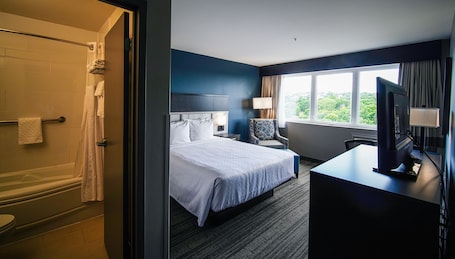 1 bedroom, premium bedding, pillowtop beds, in-room safe