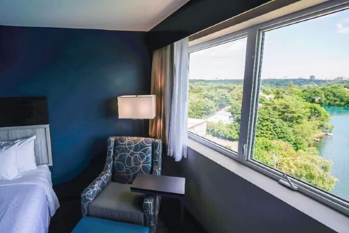 Premium bedding, pillowtop beds, in-room safe, blackout drapes