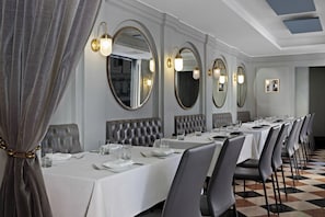 Lunch and dinner served - The Donatello (San Francisco)