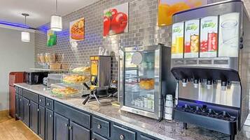 Café da manhã, almoço e jantar