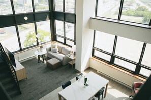 Suite, 1 Bedroom, Kitchen (Penthouse with Airport View) | Premium bedding, down comforters, desk, laptop workspace - Staybridge Suites Chicago O'Hare - Rosemont by IHG (Rosemont)