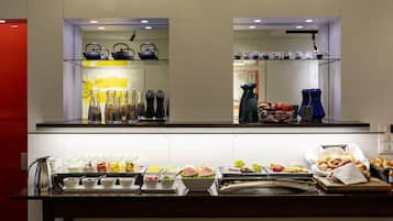 Desayuno buffet (CHF 22 por persona)