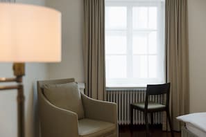 Chambre (Boutique Queen) | Aire de séjour | Téléviseur à écran plat, iPad
