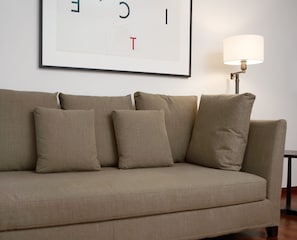 Camera tripla (Boutique) | Biancheria da letto ipoallergenica, copriletto in piuma, minibar