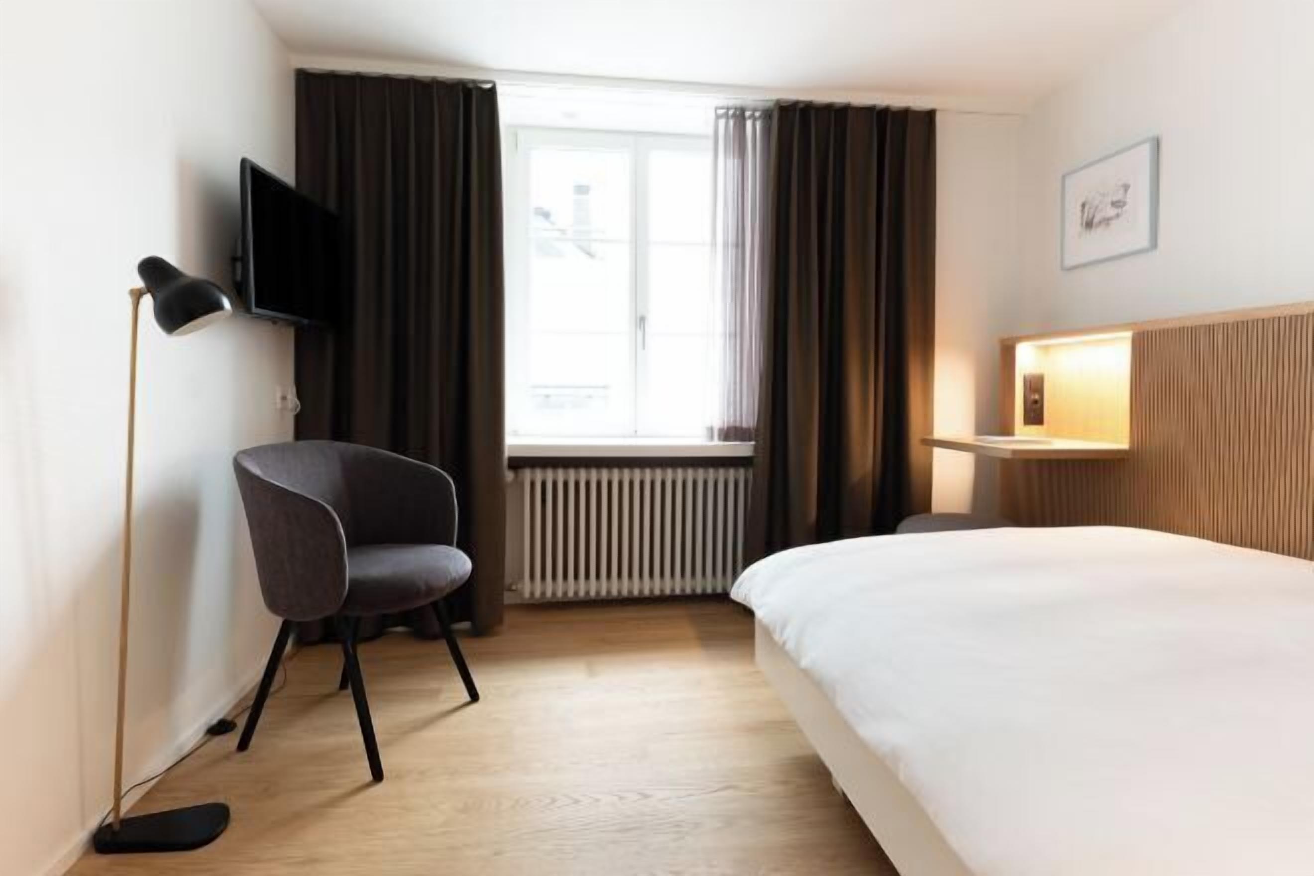 Hypo-allergenic bedding, down duvets, minibar, in-room safe