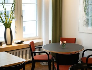 Frokostbuffé hver dag (CHF 25 per person)