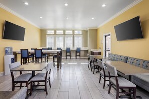 Free full breakfast  - Best Western Inn Santa Clara (Santa Clara)