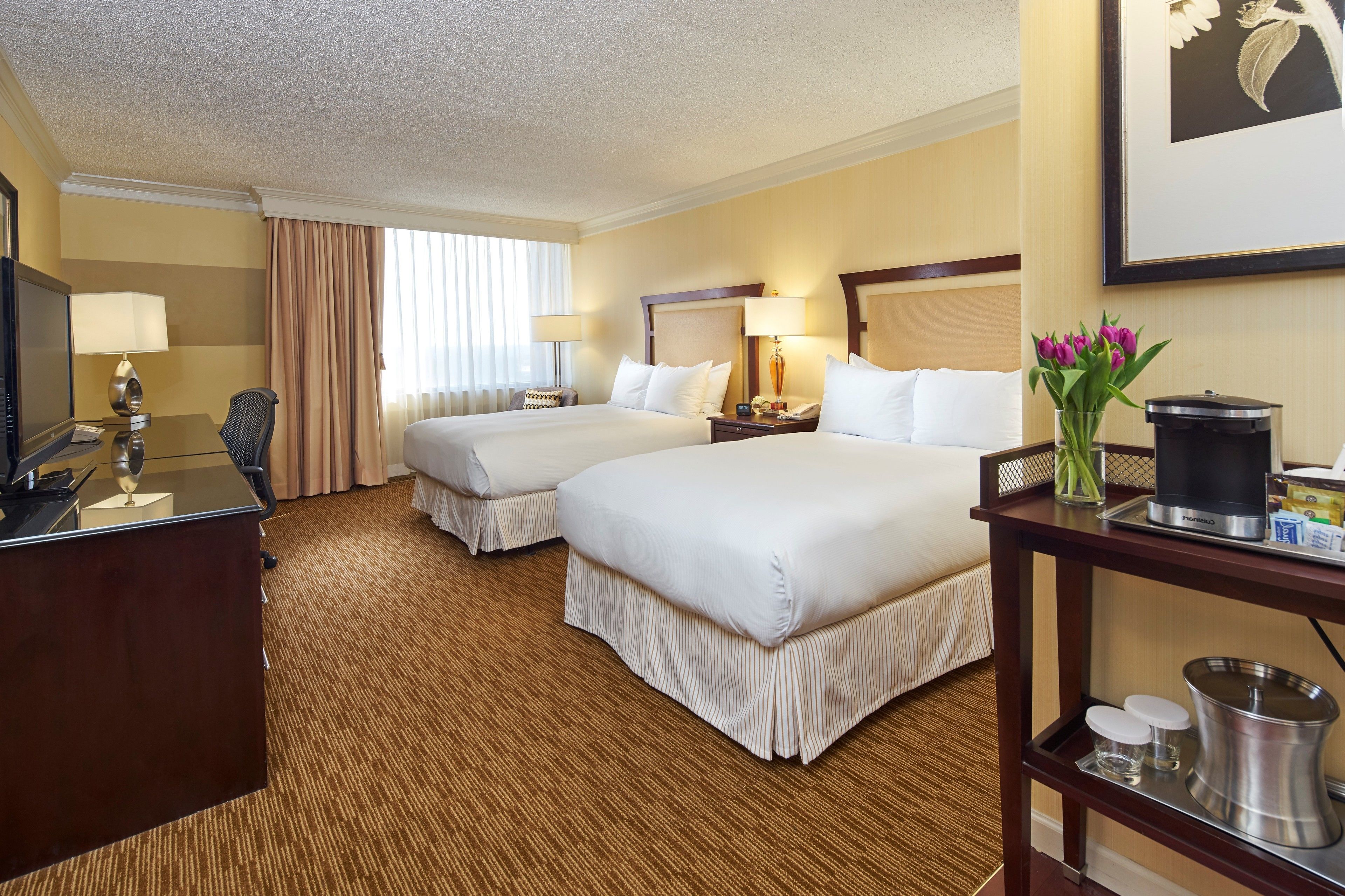 Premium bedding, in-room safe, desk, iron/ironing board