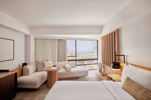 Premier Room, 1 King Bed | Frette Italian sheets, premium bedding, pillowtop beds, in-room safe