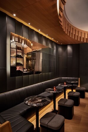 Breakfast, lunch and dinner served - The Jay, Autograph Collection (San Francisco)
