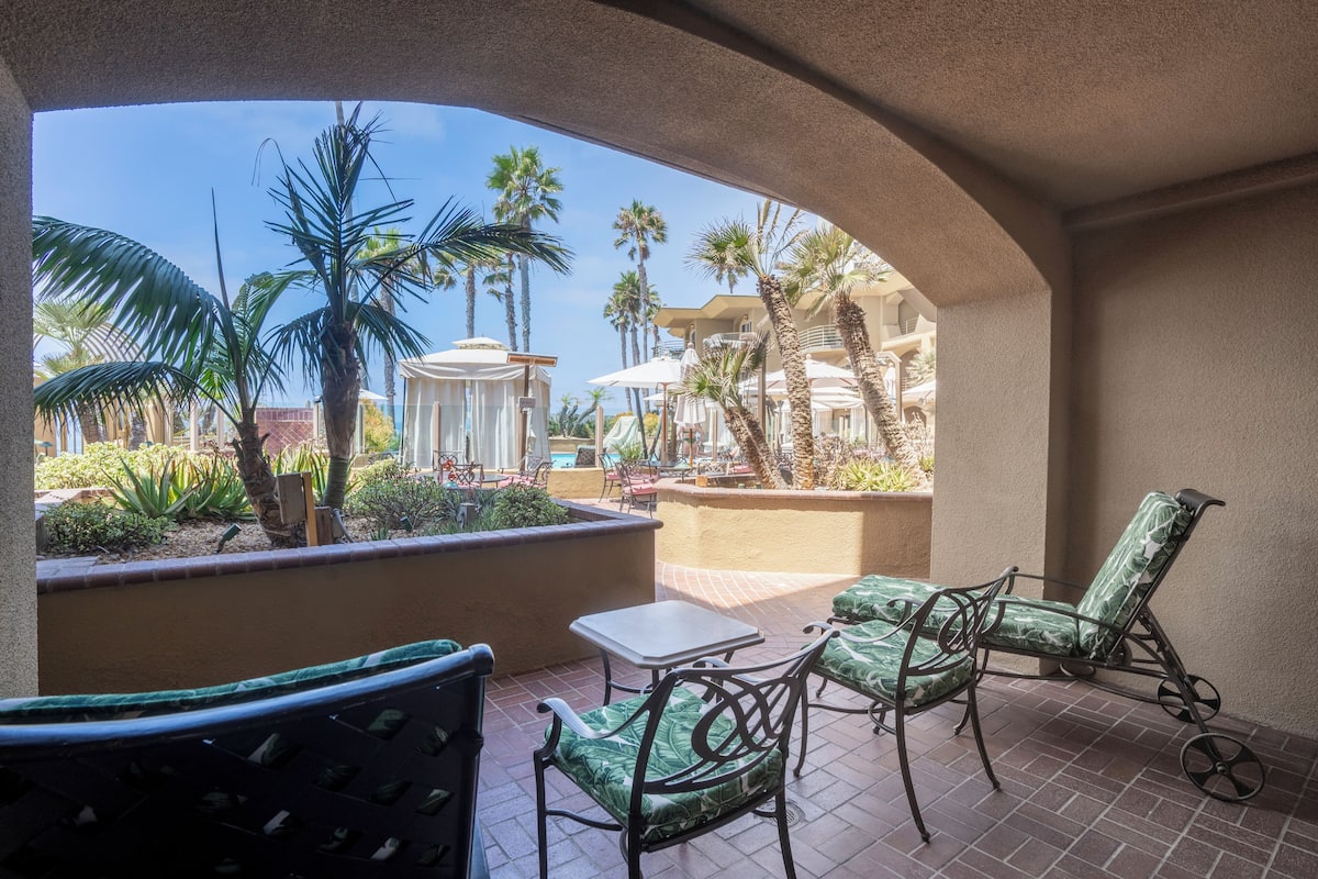 Junior-Suite, 2 Queen-Betten, eingeschrÀnkter Meerblick | Terrasse/Patio