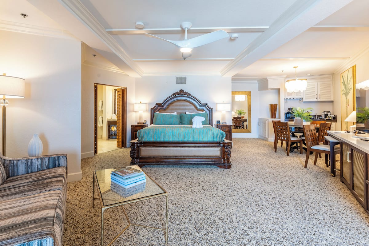 Suite (Pacific Sunset) | 1 Schlafzimmer, Allergikerbettwaren, Zimmersafe, Schreibtisch