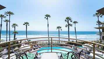 Suite (Pacific Sunset) | Balcon