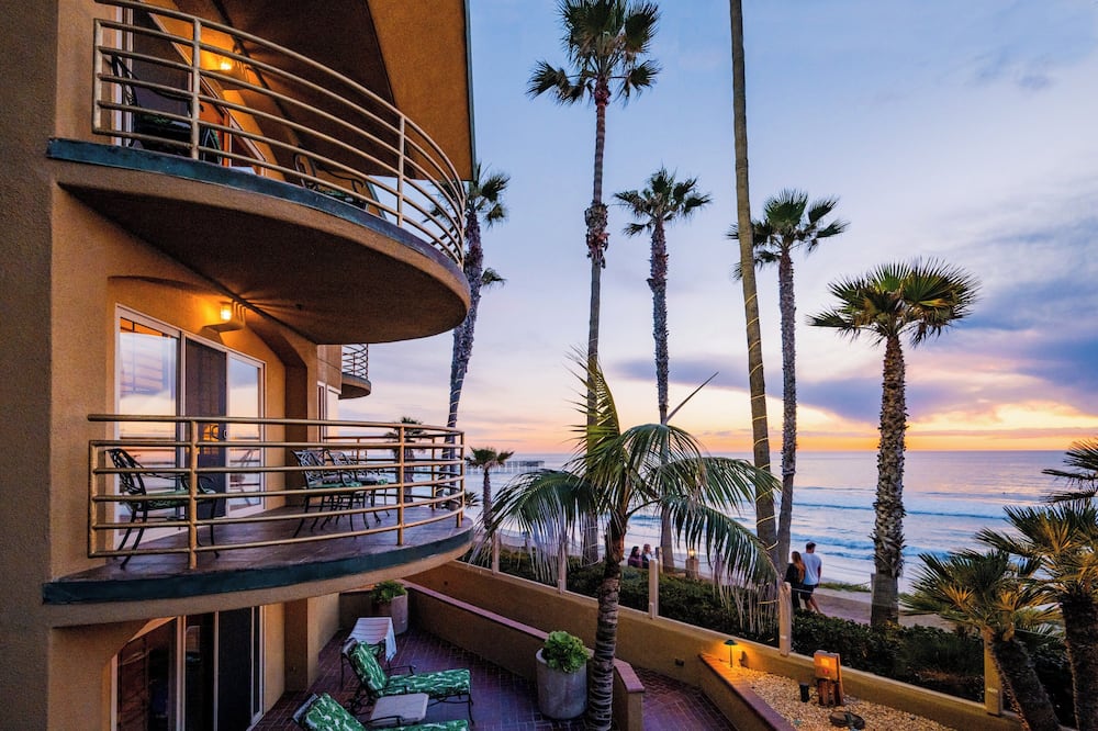 Pacific Terrace Hotel
