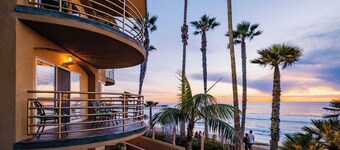 Pacific Terrace Hotel