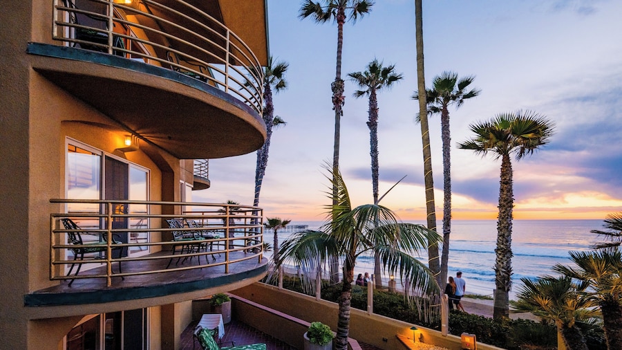 Pacific Terrace Hotel