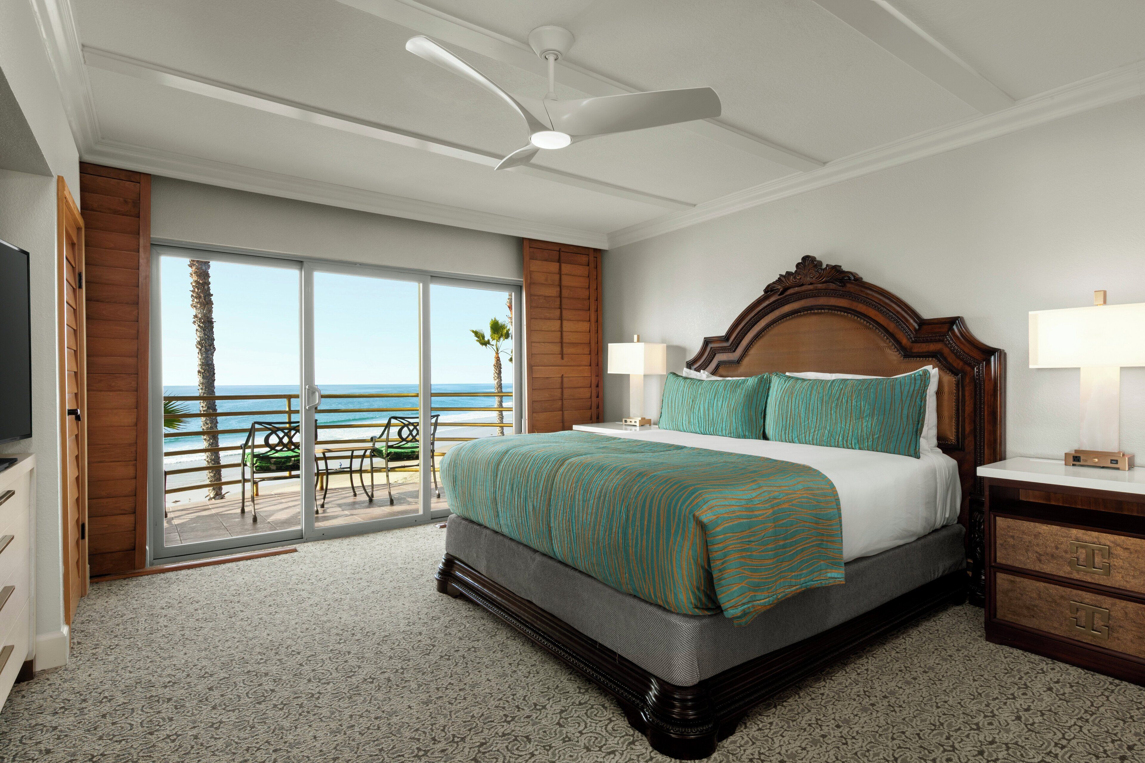 Grand Suite (Master) | Hypo-allergenic bedding, in-room safe, desk, iron/ironing board