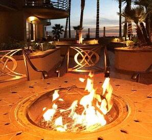 Terrace/patio - Pacific Terrace Hotel (San Diego)