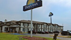 Exterior - Days Inn by Wyndham West-Eau Claire (Eau Claire)