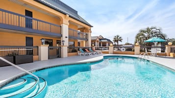 Piscina stagionale all'aperto