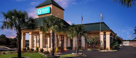 المنشأة من الخارج